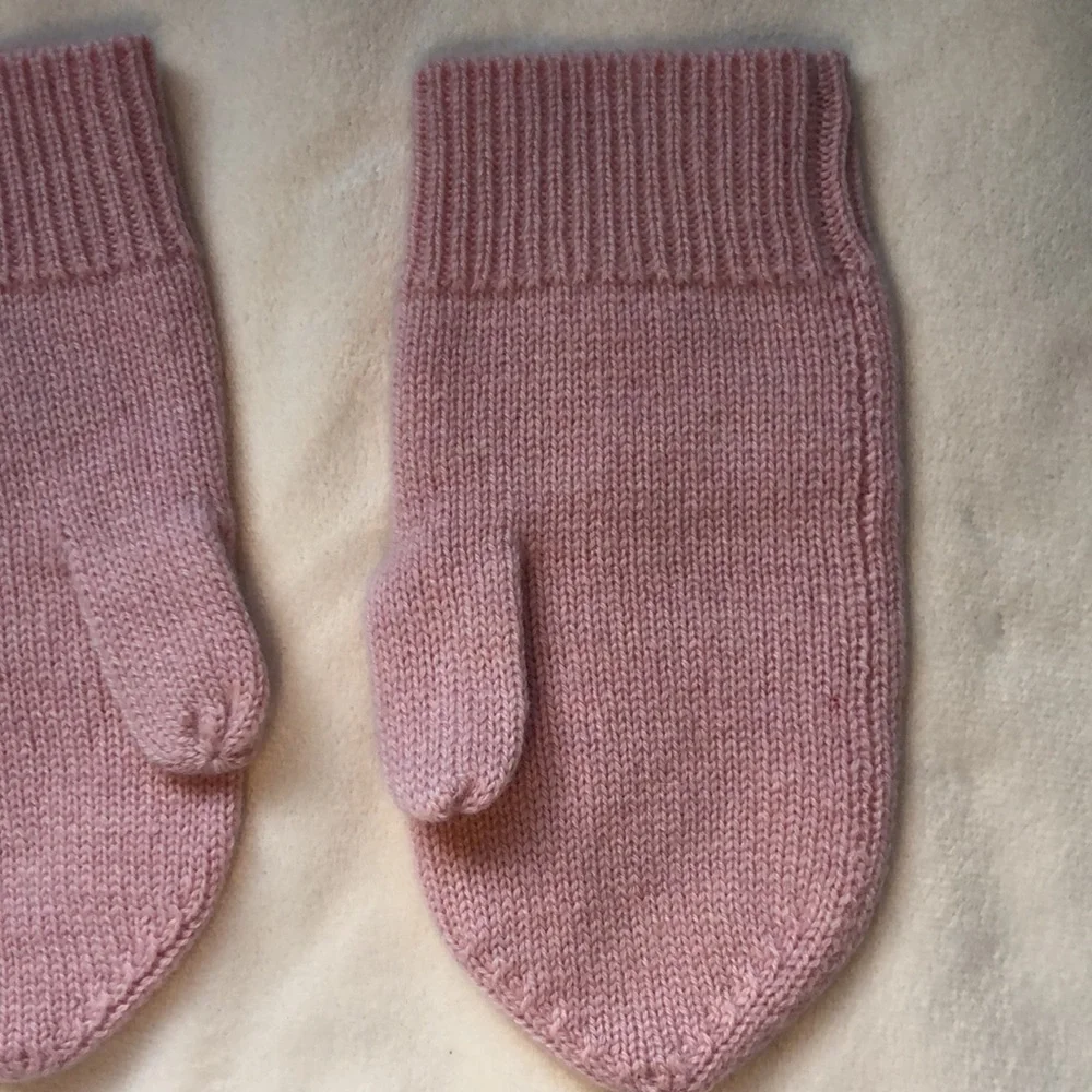 Little Lisa Perry Love Cashmere Mittens Pink Red Tones Size 6/8 Limited Edition